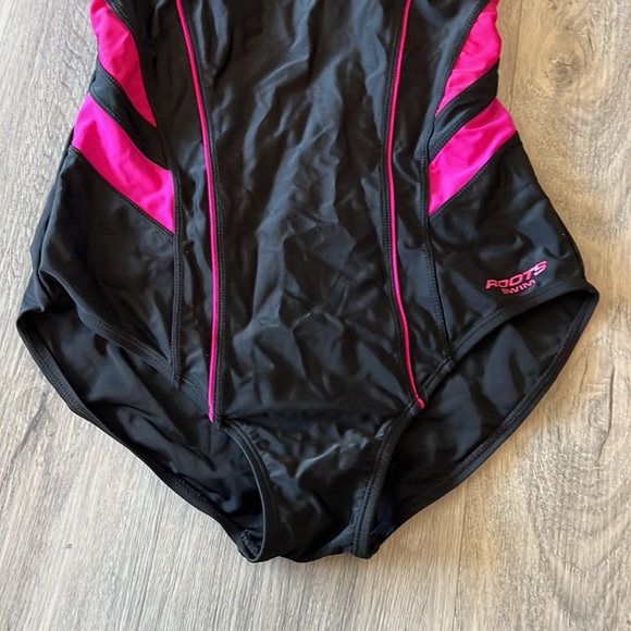 🏁 Roots one piece bathing suit size 6 - Picture 5 of 11
